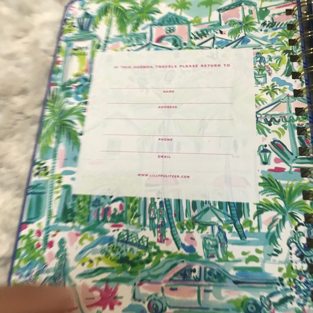 Lilly Pulitzer Large 17 month Agenda - Picture 7 of 10